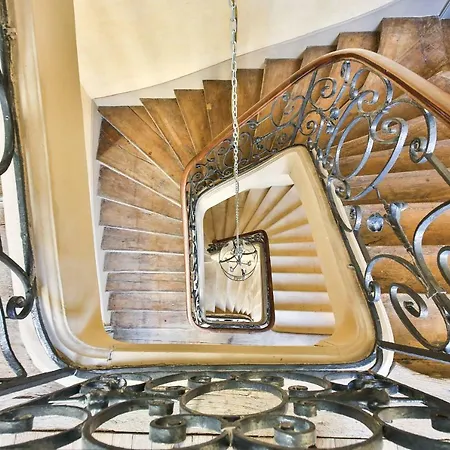 Parc Royal Apartment *