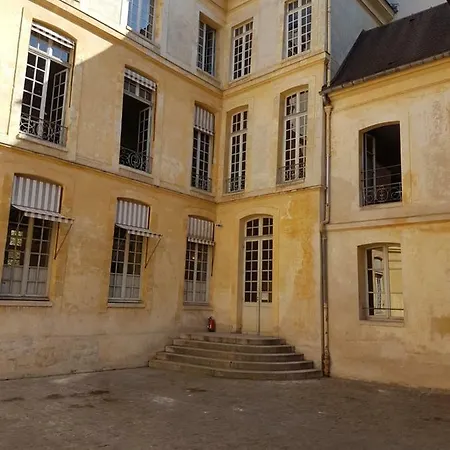 Parc Royal Apartment *